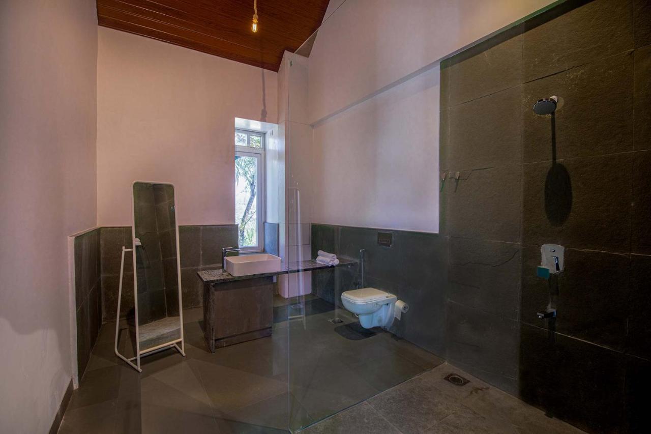 Twilight Grove: Stayvista Villa with Pool and Home Theatre Karjat Exterior photo