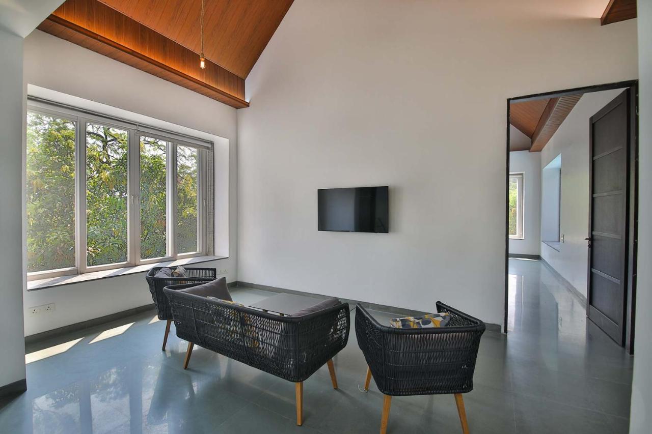 Twilight Grove: Stayvista Villa with Pool and Home Theatre Karjat Exterior photo