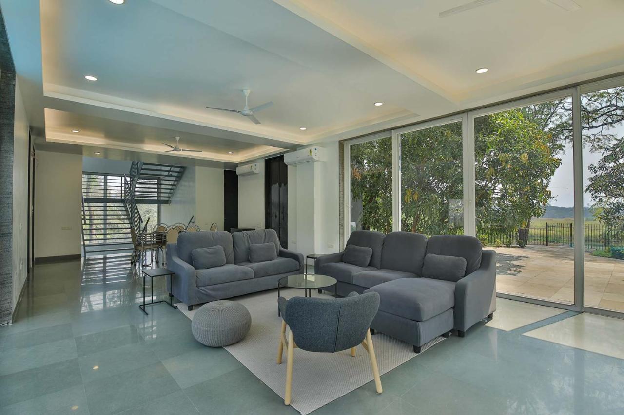Twilight Grove: Stayvista Villa with Pool and Home Theatre Karjat Exterior photo