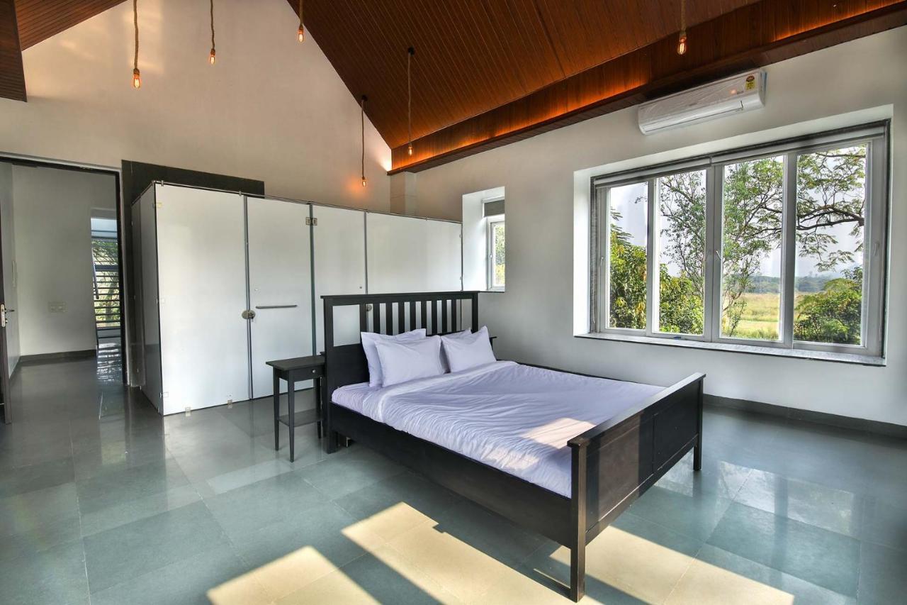 Twilight Grove: Stayvista Villa with Pool and Home Theatre Karjat Exterior photo