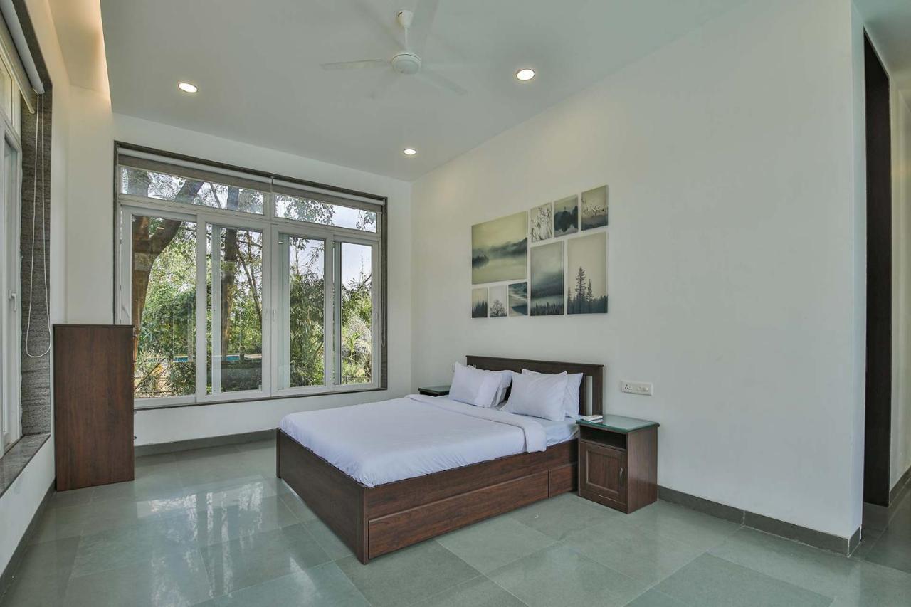 Twilight Grove: Stayvista Villa with Pool and Home Theatre Karjat Exterior photo