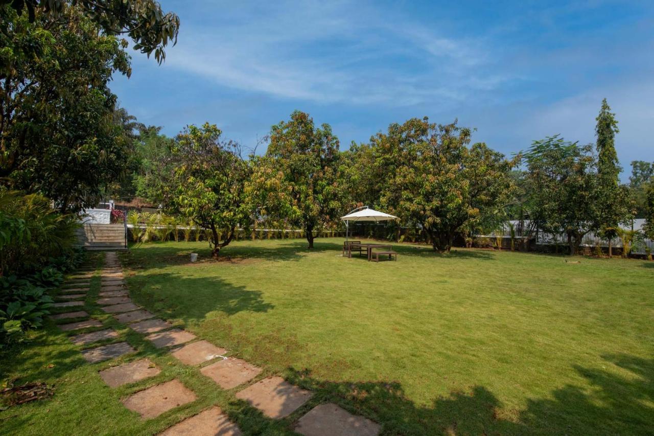 Twilight Grove: Stayvista Villa with Pool and Home Theatre Karjat Exterior photo
