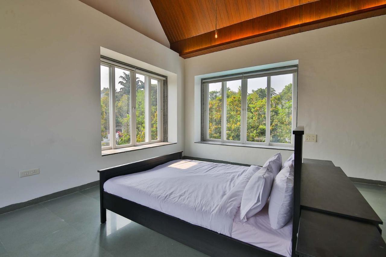 Twilight Grove: Stayvista Villa with Pool and Home Theatre Karjat Exterior photo