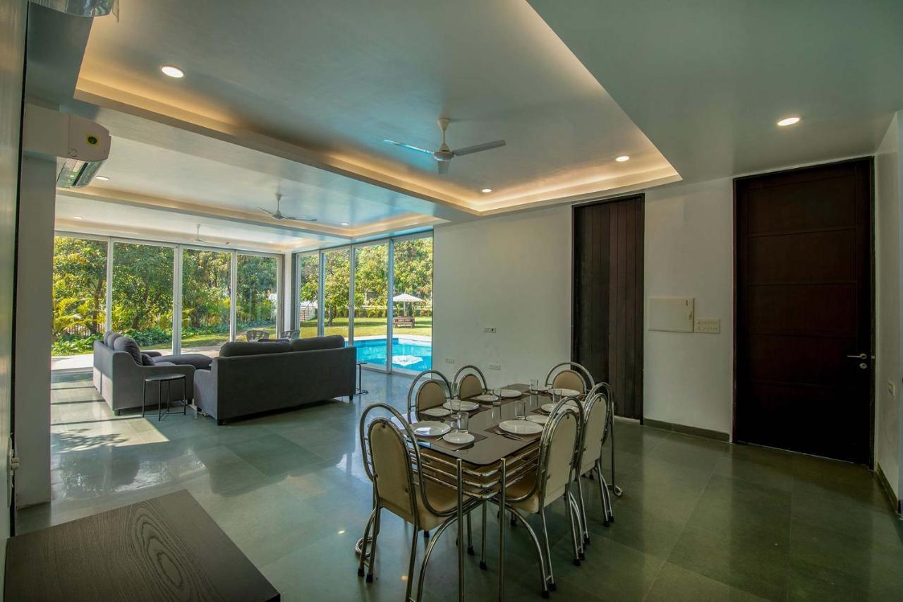 Twilight Grove: Stayvista Villa with Pool and Home Theatre Karjat Exterior photo